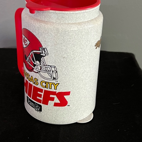 Vintage 95 Kansas City Chiefs KC Football Arrowhead Stadium Travel Mug Cup w Lid - Picture 2 of 10